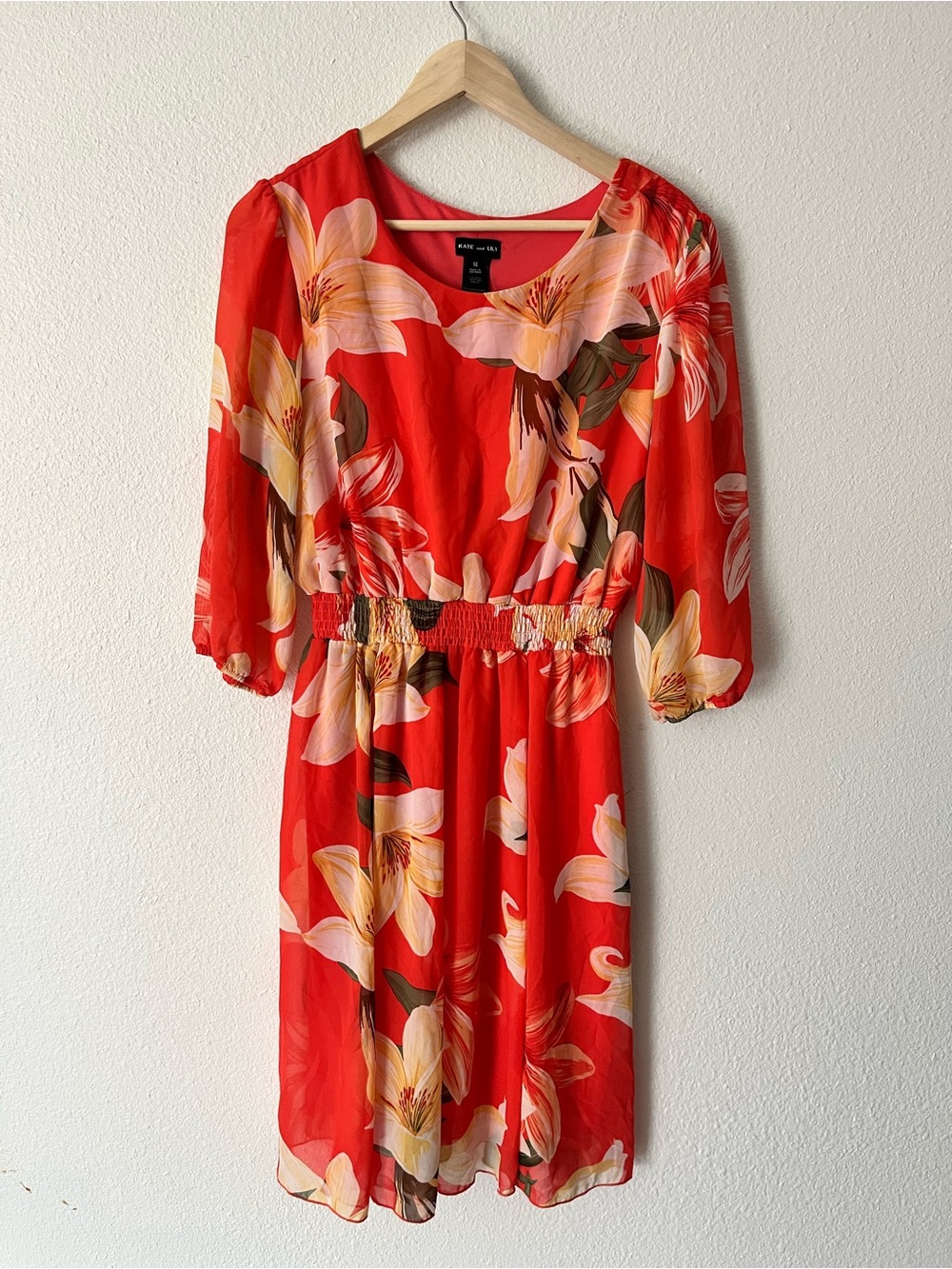 Floral Red‎ Midi Dress with Elastic Waist and Puff Sleeves